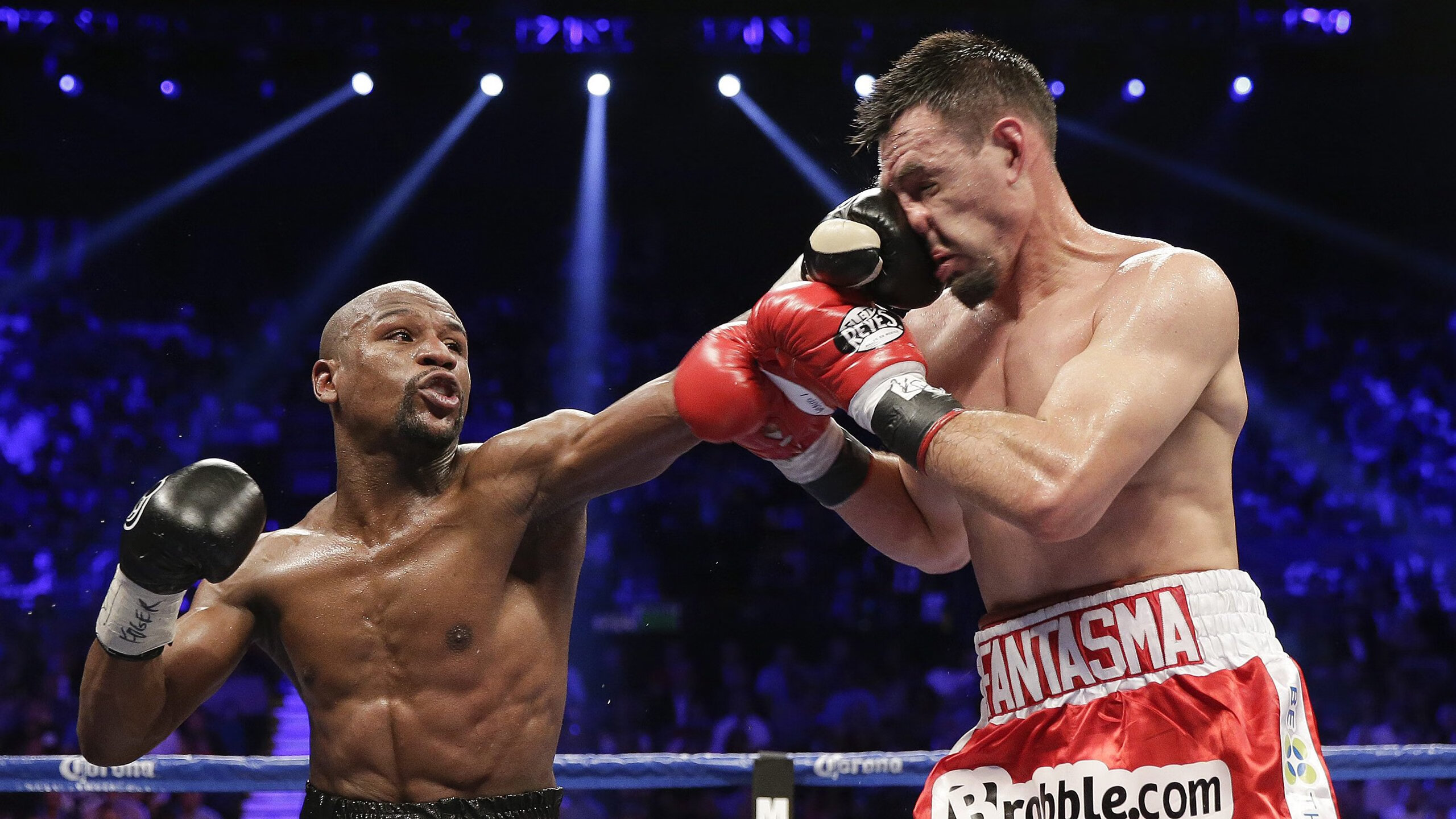 世俱杯改制-璀璨统治级数据闪耀德州之夜,詹姆斯率队力克马刺,黄蜂挑战难撼霸主