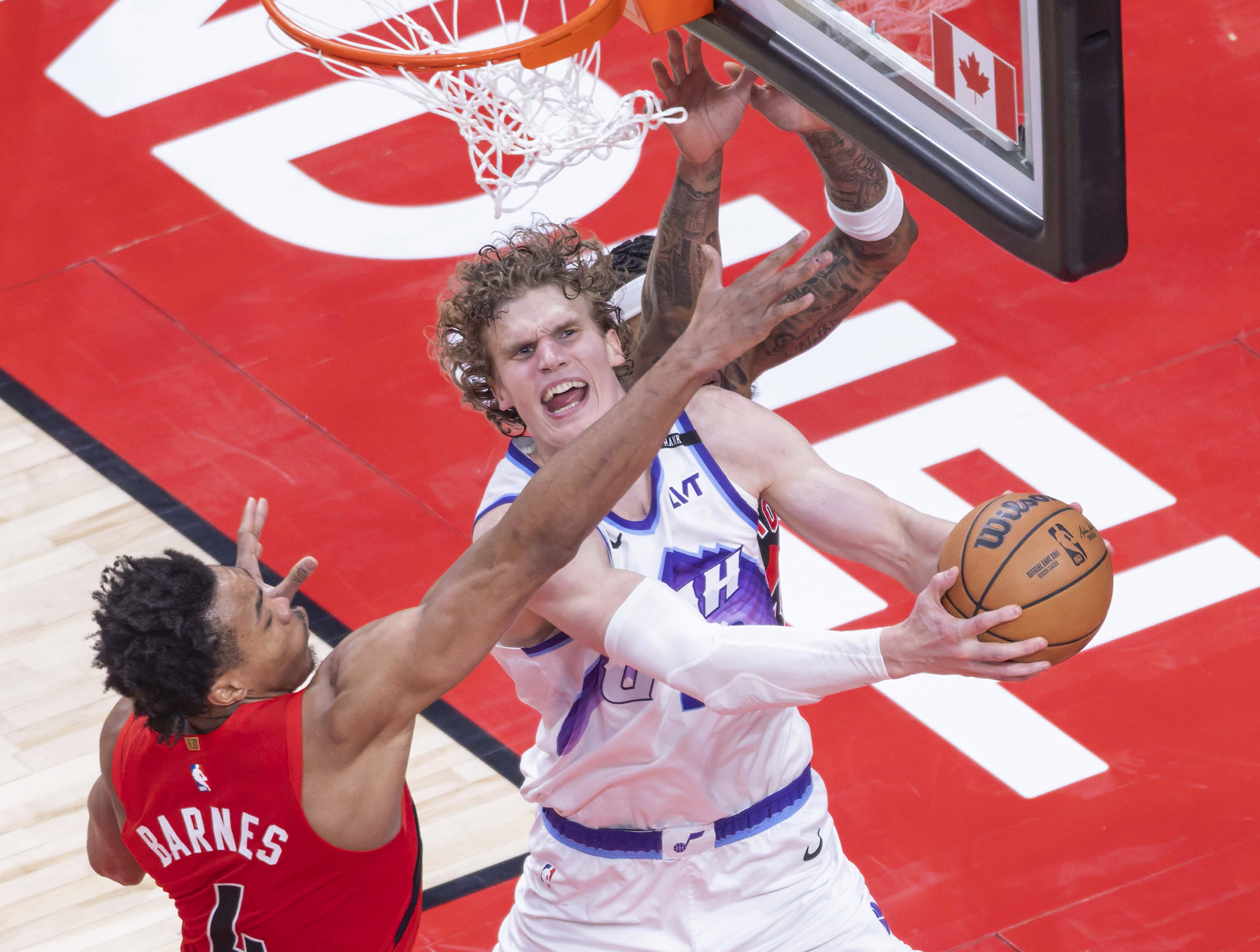 世俱杯赛程-爵士淘汰赛过关广厦队，布克在东决关键战接管比赛